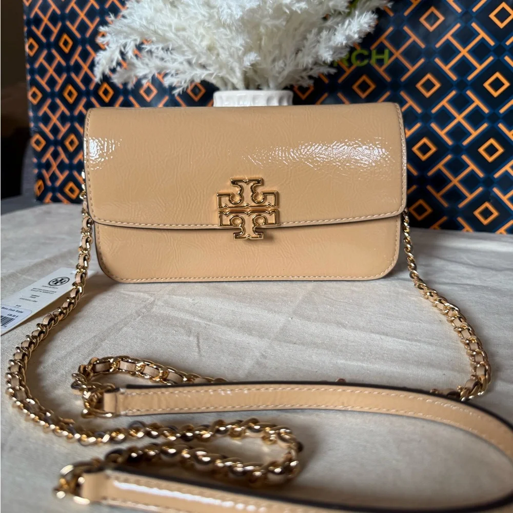 NWT Tory Burch Britten shine Chain Wallet with Wristlet Leather Crossbody